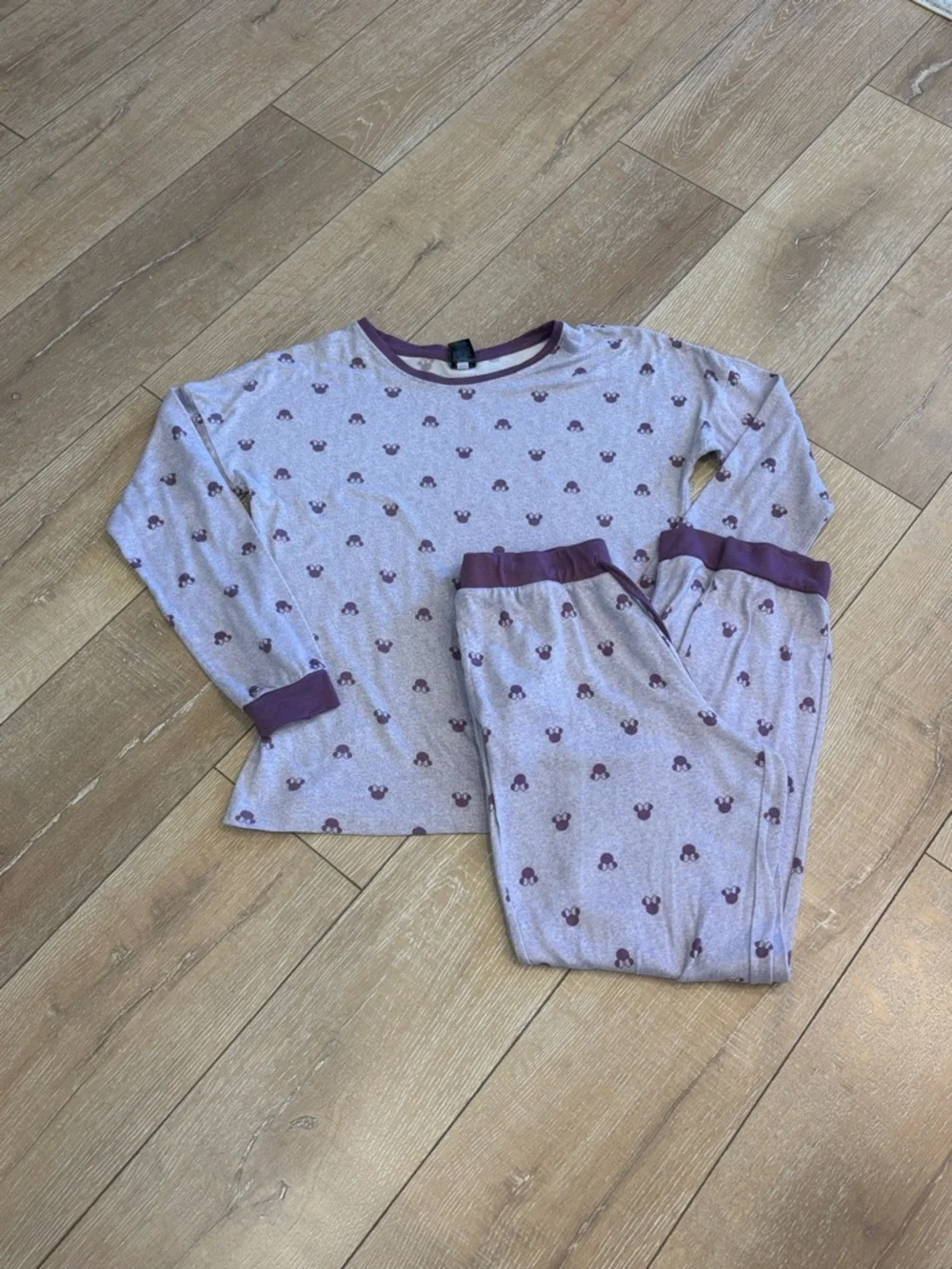 Disney  Minnie Mouse Purple Lounge PJ Set - Small - Picture 6 of 13